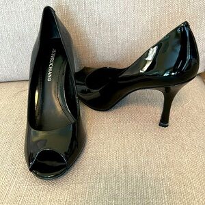 Brand new ArturoChiang patent leather heels.